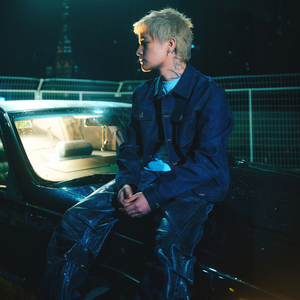 女老师被学生带到荒郊野外
