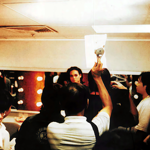 女老师被学生带到荒郊野外
