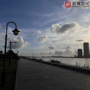 女老师被学生带到荒郊野外
